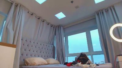 Milf_Tea live cam on Cam4