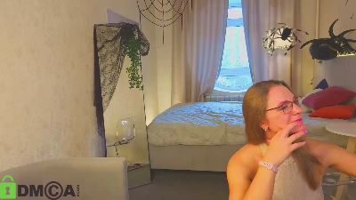 Milf_Tea live cam on Cam4