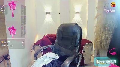 Milf_karlye live cam on Cam4
