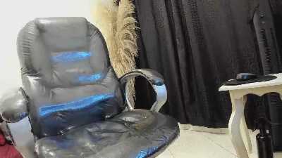 Milf_karlye live cam on Cam4