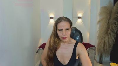 Milf_karlye live cam on Cam4