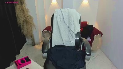 Milf_karlye live cam on Cam4