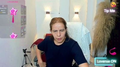 Milf_karlye live cam on Cam4
