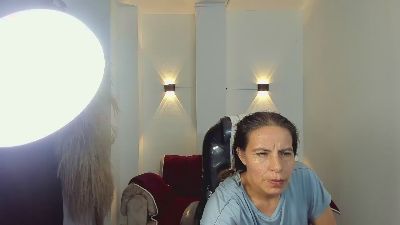 Milf_karlye live cam on Cam4