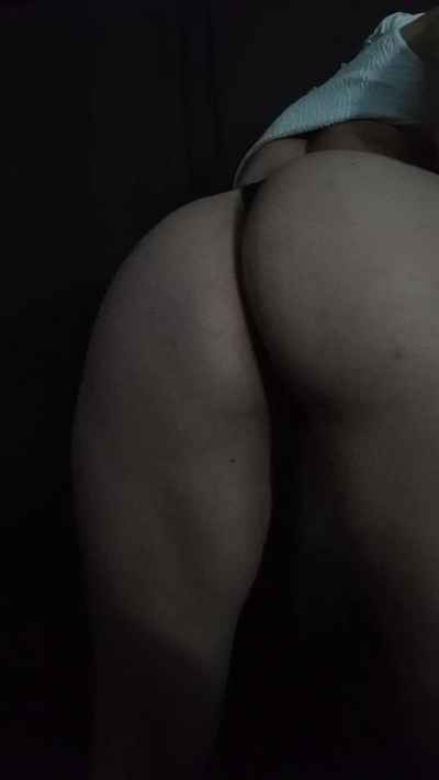 Milfatrevida live cam on Cam4