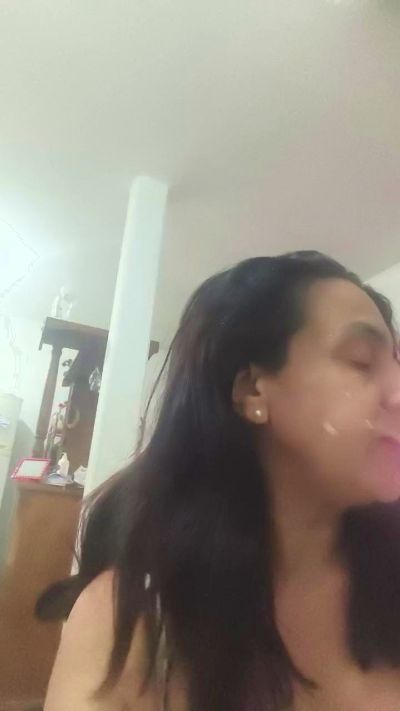 Milfchic live cam on Cam4