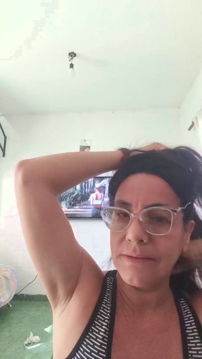 Milfchic live cam on Cam4