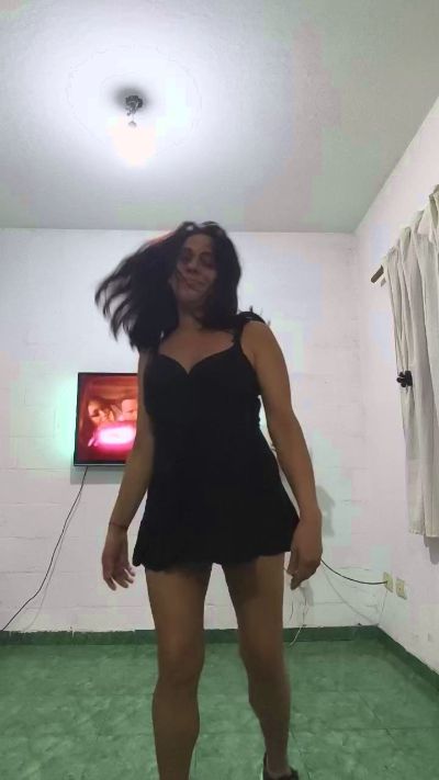Milfchic live cam on Cam4