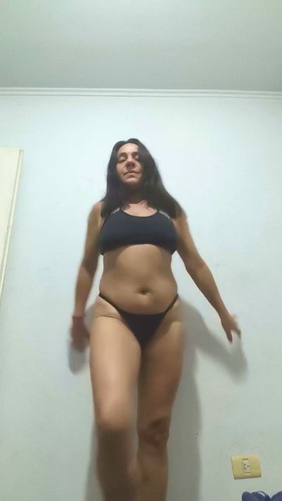 Milfchic live cam on Cam4