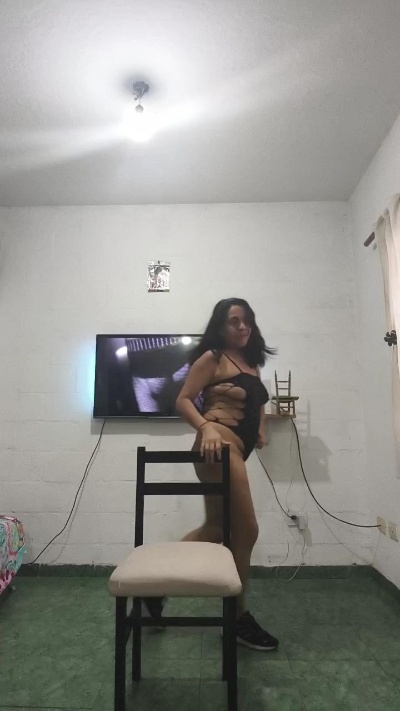 Milfchic live cam on Cam4