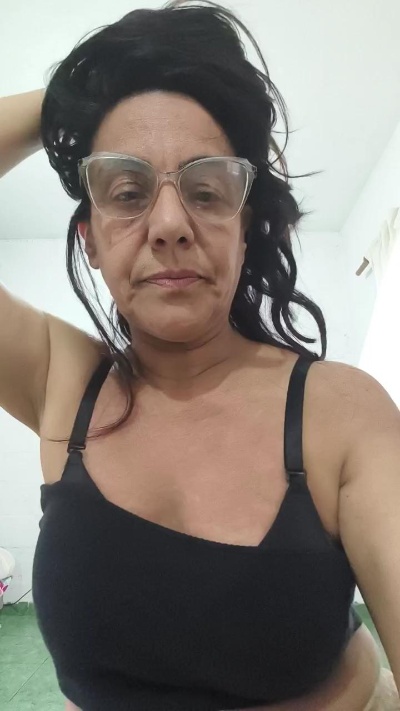 Milfchic live cam on Cam4