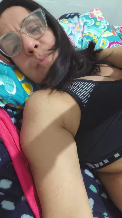 Milfchic live cam on Cam4
