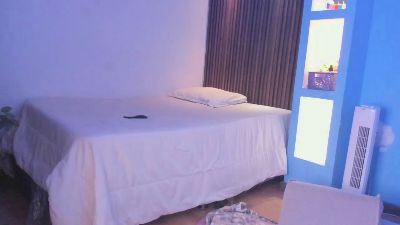 Mili_Cat live cam on Cam4