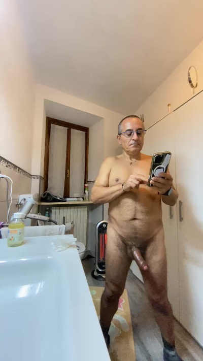 Milk1958 live cam on Cam4