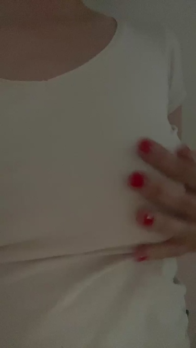 Milkbar2000 live webcam model from Germany