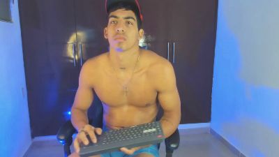 Milo_31 Live Cam on Cam4