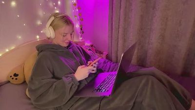 MinaElberson live cam on Cam4