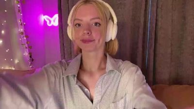 MinaElberson live cam on Cam4