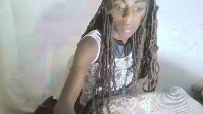 Minahtravestie live cam on Cam4