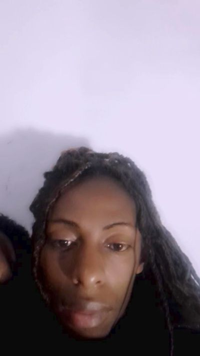 Minahtravestie live cam on Cam4