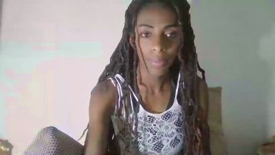 Minahtravestie live cam on Cam4