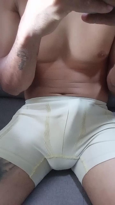 Mineiruu35 live cam on Cam4