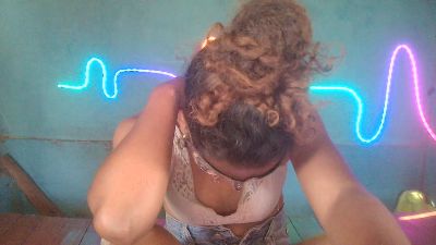 Minia_rica live cam on Cam4