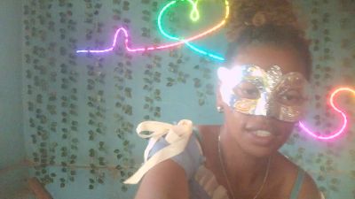 Minia_rica live cam on Cam4