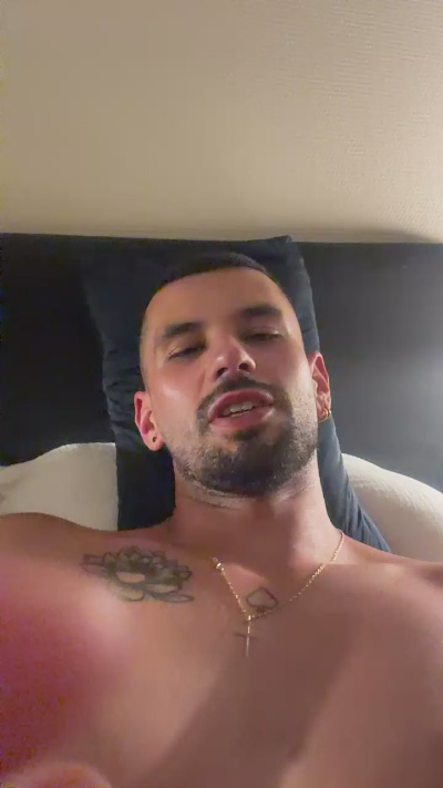 Minibebess21 live cam on Cam4