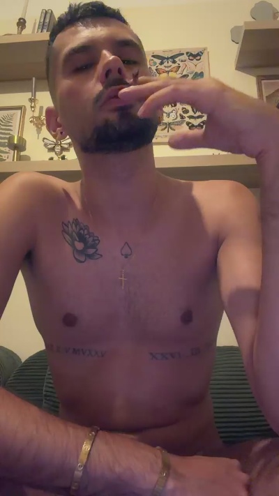 Minibebess21 live cam on Cam4