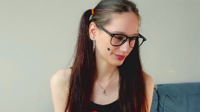 MiraMadaffari live cam on Cam4