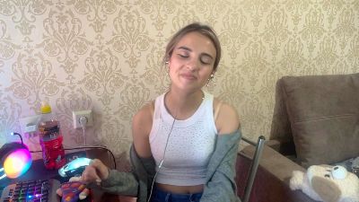MiraTowley live cam on Cam4