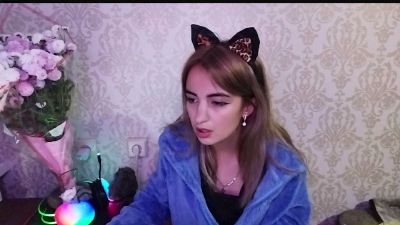 MiraTowley live cam on Cam4
