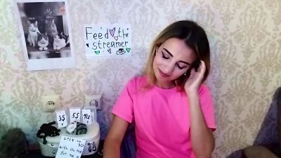 MiraTowley live cam on Cam4