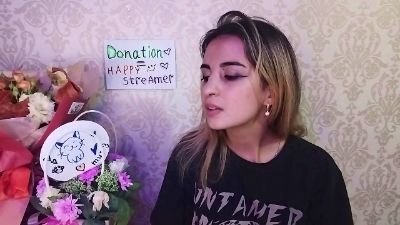 MiraTowley live cam on Cam4