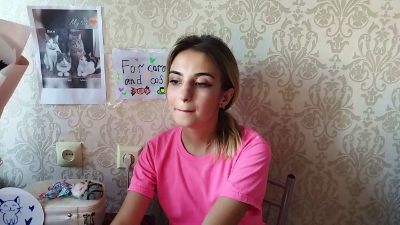 MiraTowley live cam on Cam4