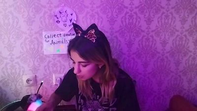 MiraTowley live cam on Cam4