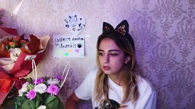 MiraTowley live cam on Cam4