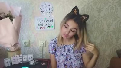 MiraTowley live cam on Cam4