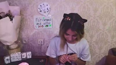 MiraTowley live cam on Cam4