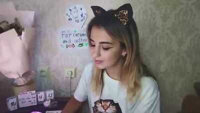 MiraTowley live cam on Cam4