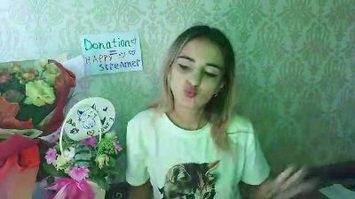MiraTowley live cam on Cam4