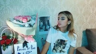 MiraTowley live cam on Cam4