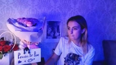 MiraTowley live cam on Cam4