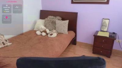 MirandaHabach live cam on Cam4
