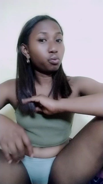 MirielleG live cam on Cam4