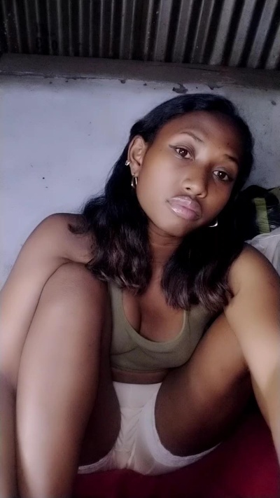 MirielleG live cam on Cam4