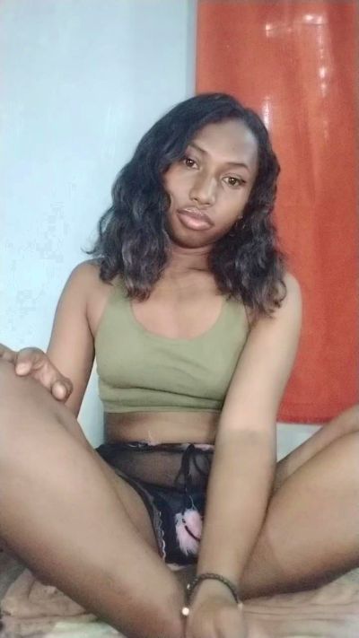 MirielleG live cam on Cam4