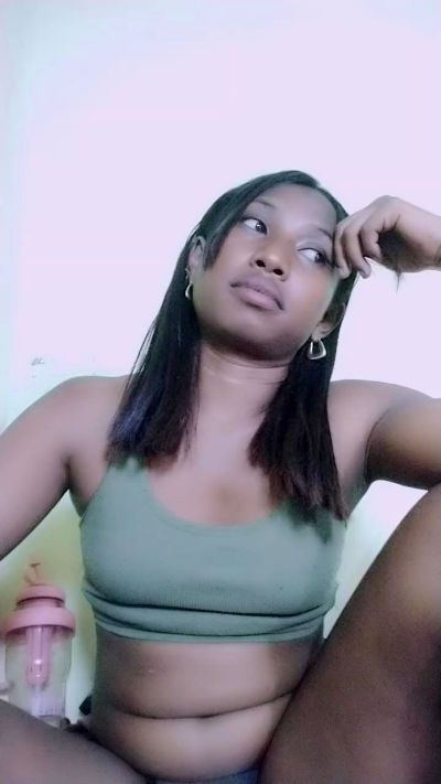 MirielleG live cam on Cam4