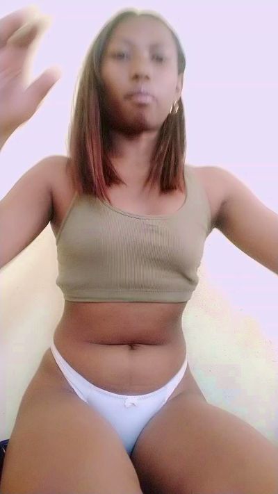 MirielleG live cam on Cam4